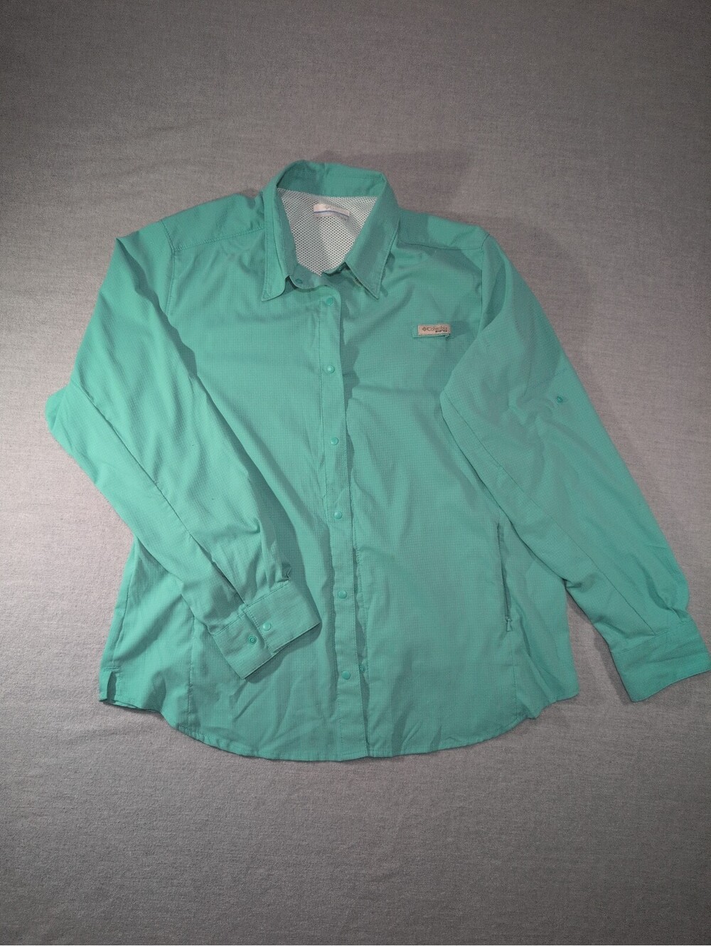 Columbia women's snap front torquise long sleeve shirt